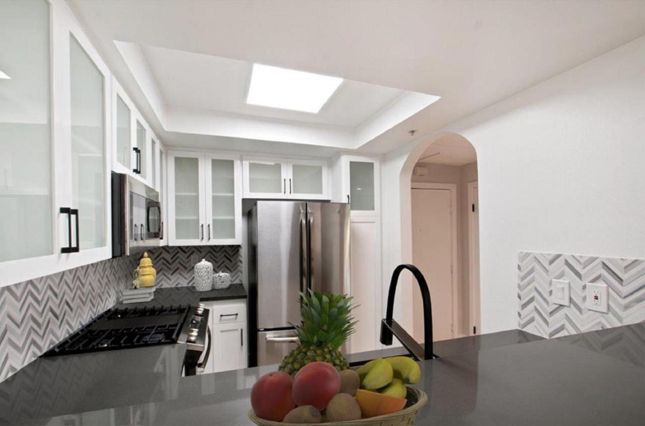 Luxury West Hollywood Apartments By Barsala Лос-Анджелес Экстерьер фото