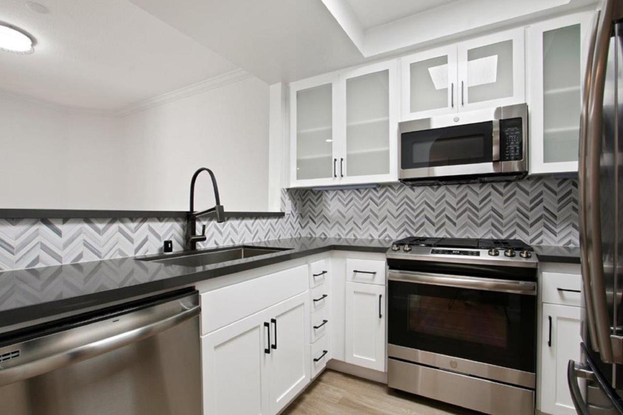 Luxury West Hollywood Apartments By Barsala Лос-Анджелес Экстерьер фото